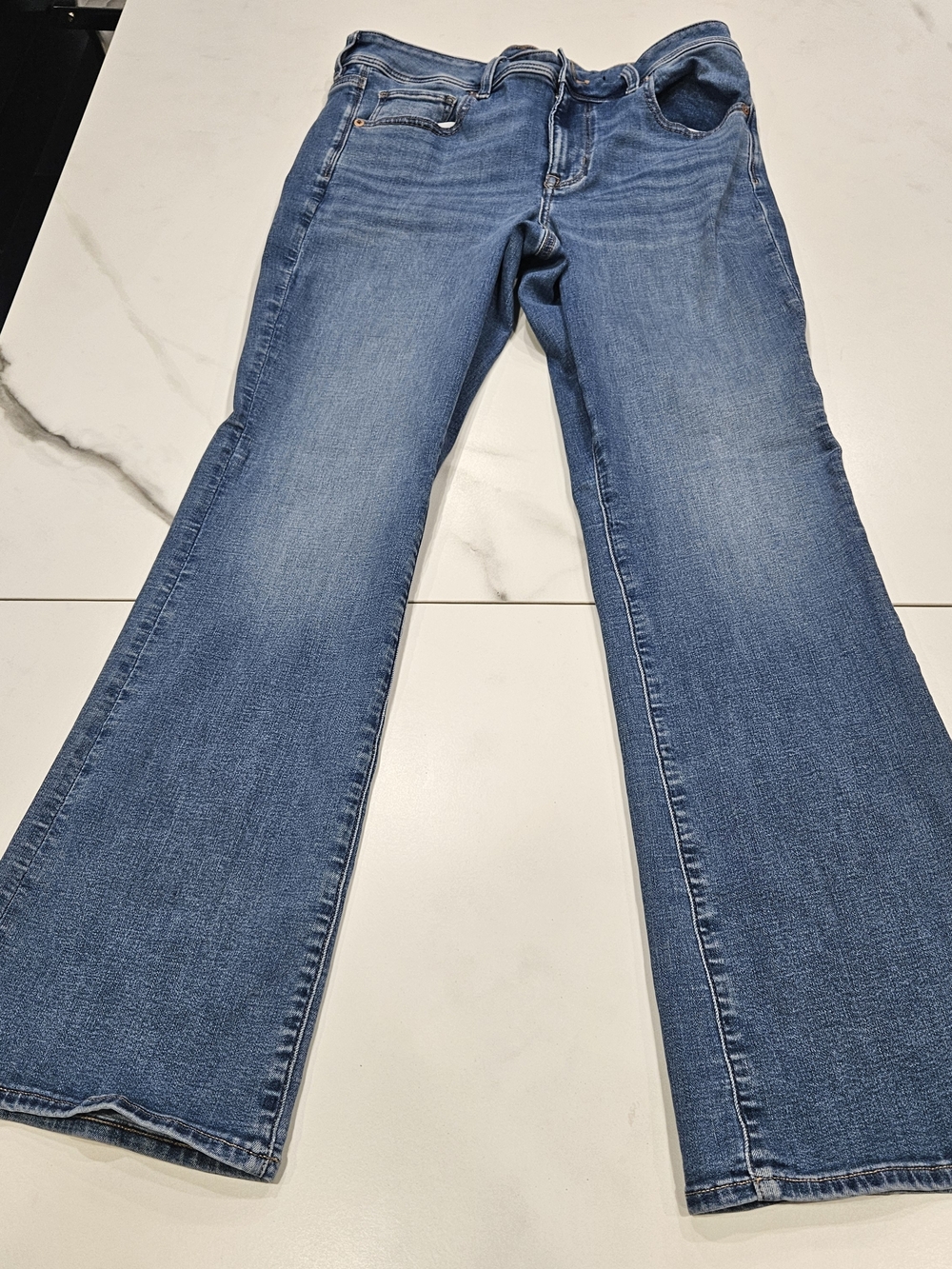 American Eagle Outfitters Women's Boot Cut Jeans in Medium Blue Wash - Picture 2 of 7